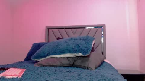 Snapshot of carla_santini chatting on February 16, 4:32 pm Carla Santini online show from February 16, 4:32 pm