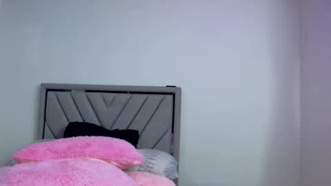 Snapshot of carla_santini chatting on March 7, 2:15 am Carla Santini online show from March 7, 2:15 am