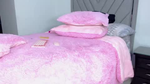 Snapshot of carla_santini chatting on March 9, 5:55 am Carla Santini online show from March 9, 5:55 am