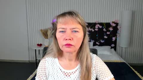 Carla Vogue online show from November 4, 3:05 am