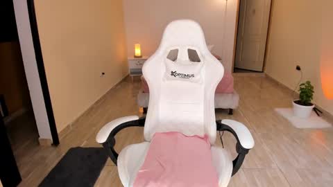 Alejandra online show from February 2, 1:02 am