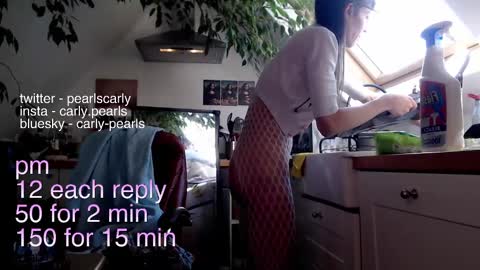 Carly Pearls online show from March 4, 10:24 am