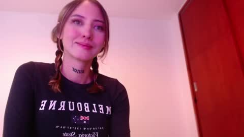 Snapshot of carmennrusso chatting on February 27, 12:21 am carmennrusso online show from February 27, 12:21 am