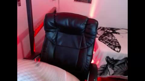 CARMILLA ROSS online show from January 10, 11:54 am