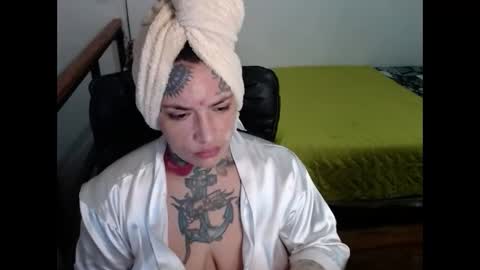 CARMILLA ROSS online show from January 16, 12:20 pm