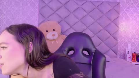 caro_adams1 online show from November 18, 12:42 pm