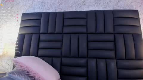 Snapshot of caro_martinezz chatting on February 14, 8:10 am online show from February 14, 8:10 am