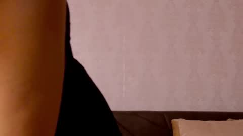 Snapshot of carojhones chatting on December 1, 5:45 am CaroJhones online show from December 1, 5:45 am