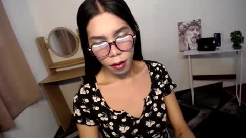 Snapshot of carol_linaxxx chatting on December 8, 12:40 am Carolina online show from December 8, 12:40 am