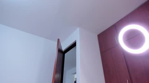 Caroline online show from December 20, 6:24 pm