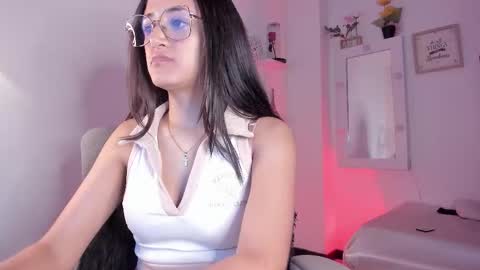 Caroline online show from October 5, 12:09 am