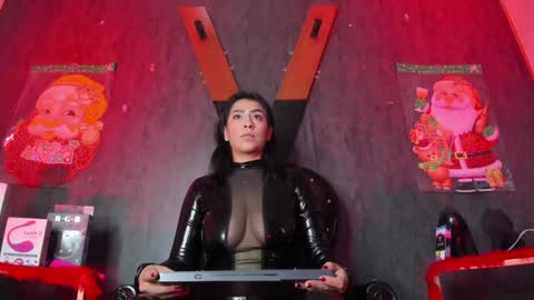 carolina online show from December 3, 8:28 pm