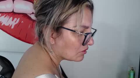 Carolina online show from February 2, 12:19 am