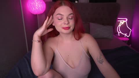 carolinadia online show from December 4, 12:30 am