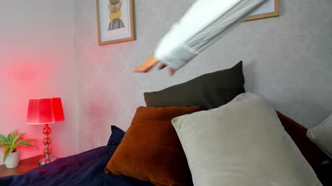  Caroline  online show from October 17, 11:35 am