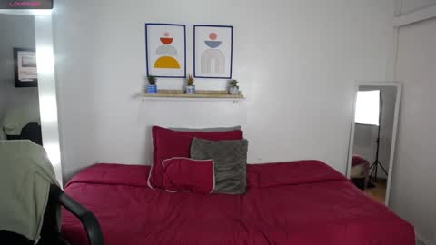 C A R O L I N E online show from December 12, 4:59 am