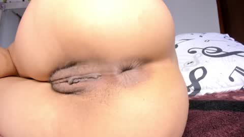 Snapshot of caroline_m8 chatting on January 5, 9:25 pm CAROLINE online show from January 5, 9:25 pm