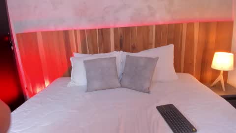 Caroline online show from November 17, 6:46 pm