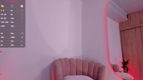 carolinna_ online show from October 12, 1:21 pm