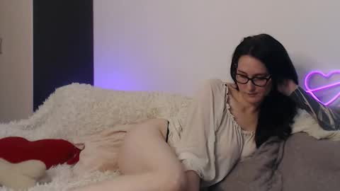 Caroline online show from September 9, 12:26 pm