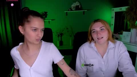 Snapshot of casey_meow_ chatting on September 22, 1:02 pm casey_meow_ online show from September 22, 1:02 pm