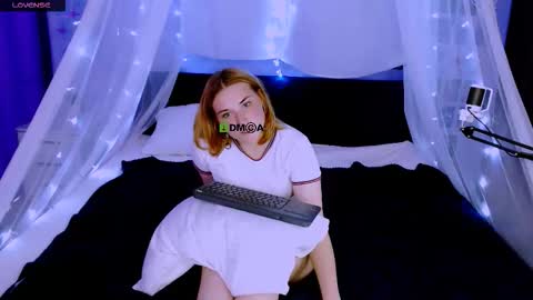 Snapshot of casey_meow_ chatting on September 30, 1:16 pm casey_meow_ online show from September 30, 1:16 pm