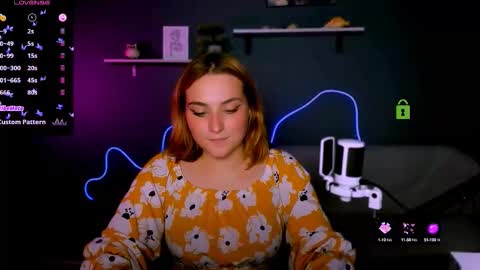 Snapshot of casey_meow_ chatting on October 14, 1:01 pm casey_meow_ online show from October 14, 1:01 pm