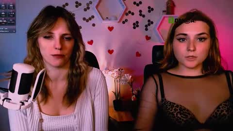 Snapshot of casey_meow_ chatting on October 15, 8:36 am casey_meow_ online show from October 15, 8:36 am