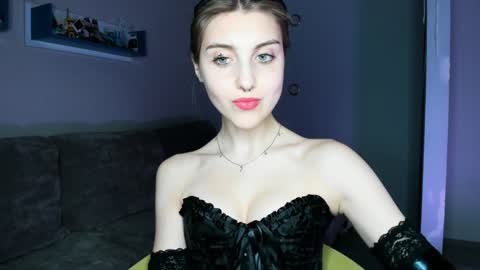 Snapshot of cassiablade1 chatting on December 2, 6:54 pm Seductress Cassia FINDOM AND SADISM NO NUDE online show from December 2, 6:54 pm