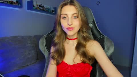 Snapshot of cassiablade1 chatting on December 18, 10:13 pm Seductress Cassia FINDOM AND SADISM NO NUDE online show from December 18, 10:13 pm