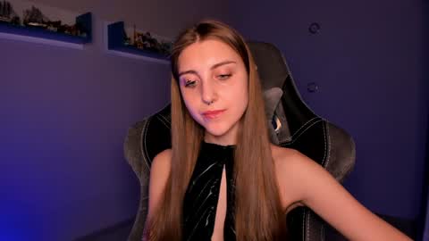 Snapshot of cassiablade1 chatting on January 6, 7:35 pm Seductress Cassia FINDOM AND SADISM NO NUDE online show from January 6, 7:35 pm