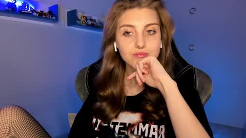 Snapshot of cassiablade1 chatting on February 21, 7:54 pm Seductress Cassia FINDOM AND SADISM NO NUDE online show from February 21, 7:54 pm