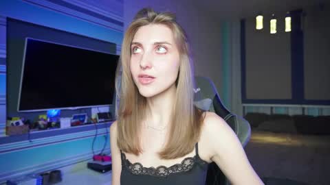 Snapshot of cassiablade1 chatting on September 18, 6:43 pm Seductress Cassia FINDOM AND SADISM NO NUDE online show from September 18, 6:43 pm