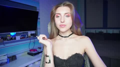 Snapshot of cassiablade1 chatting on September 26, 4:44 pm Seductress Cassia FINDOM AND SADISM NO NUDE online show from September 26, 4:44 pm