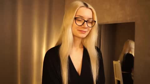 Cassie online show from March 1, 9:37 pm