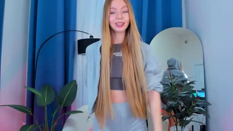 Hello my name is Cassie and my friend Nilo is also here online show from December 28, 10:03 am