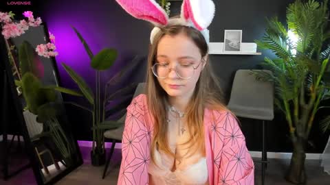 assie online show from December 24, 9:33 pm