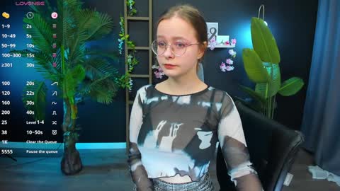 assie online show from January 18, 8:30 pm