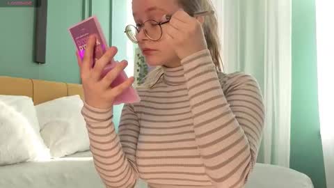 assie online show from October 18, 12:28 pm