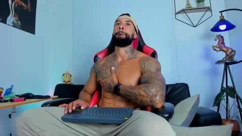 Matheo Brown online show from February 13, 10:00 pm