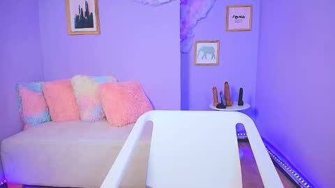 Snapshot of cat_nasty chatting on October 28, 8:44 pm cat_nasty online show from October 28, 8:44 pm