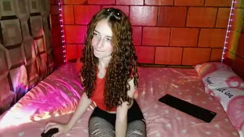 Snapshot of cata_snow chatting on October 23, 11:14 pm Cata Snow online show from October 23, 11:14 pm