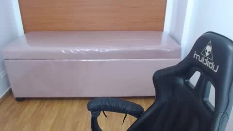 catalina25_t online show from October 13, 8:42 pm