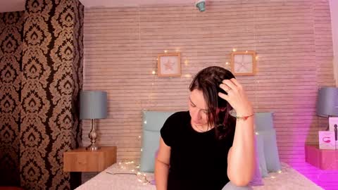 CatalinnaThompson online show from December 19, 11:50 am