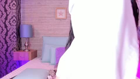 CatalinnaThompson online show from December 24, 12:00 pm