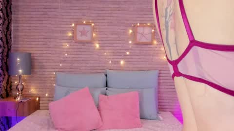 CatalinnaThompson online show from December 27, 12:01 pm