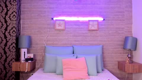 CatalinnaThompson online show from January 18, 11:54 am