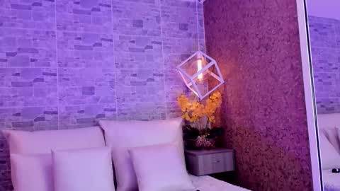 CatalinnaThompson online show from October 27, 12:09 pm