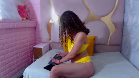 cathaleyahh online show from January 1, 4:18 am