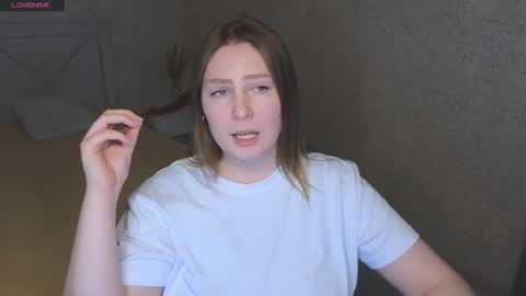 Snapshot of catherine_river chatting on March 1, 12:23 pm Catherine online show from March 1, 12:23 pm